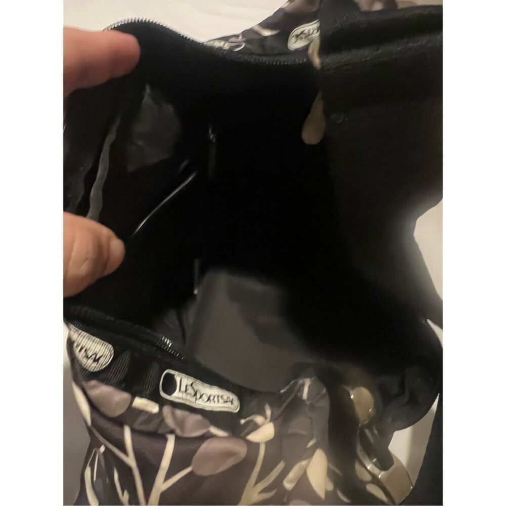 LeSportsac black and white shoulder bag - Picture 3 of 5